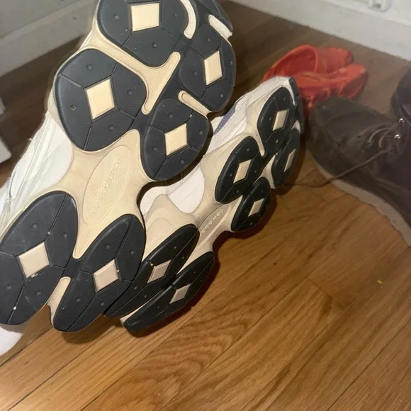 New Balance Cream and Gray Athletic Shoes - Picture 3 of 4